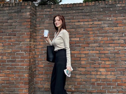 5 Ide Gaya Effortlessly Chic ala Han Jae Yi ke Kantor, Kakak Tiri Chae Soo Bin di When The Phone Rings