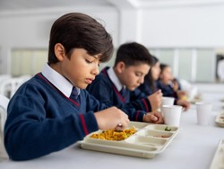 SPPG-Sekolah Diklarifikasi soal MBG Bahan Mentah, Alasannya Jelang Libur