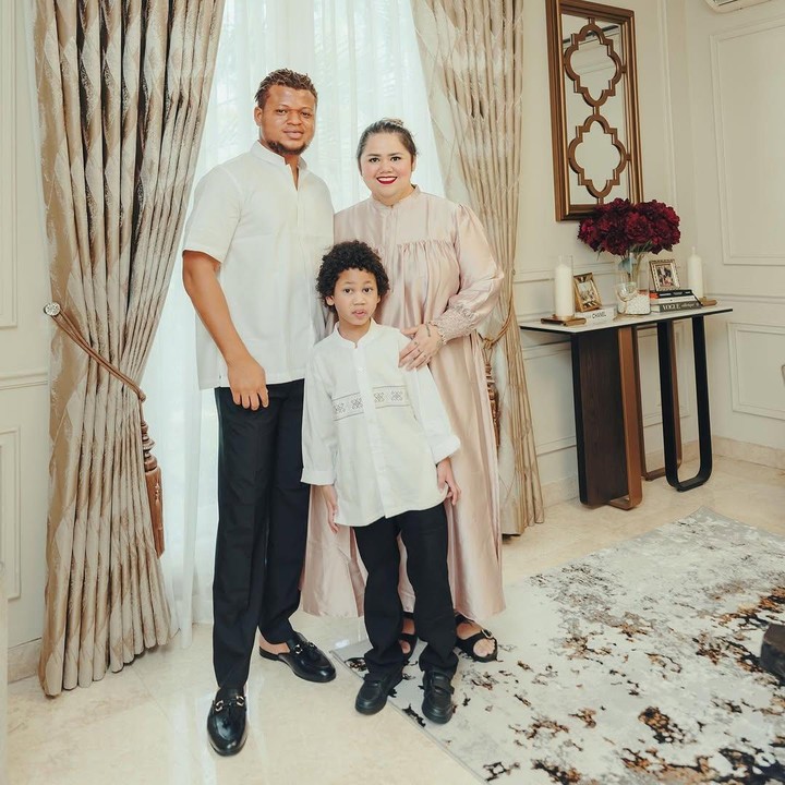 <p>Adik Olla Ramlan, Jelita Ramlan, kini tampil percaya diri usia berhasil turunkan berat badan sebanyak 70 kg, Bunda. Sebelumnya, Jelita diketahui memiliki berat badan mencapai 160 kg. (Foto: Instagram: @jelitaramlan)</p>