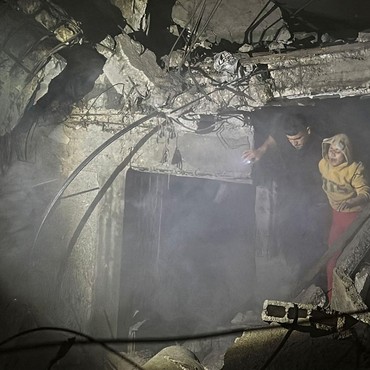 Viral Pria Gaza Ikut Tren 'Gue Tunjukin', Bangunan Hancur oleh Israel Mulai Dibangun Ulang