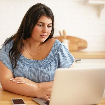 Kerja Berlebihan Bisa Sebabkan Obesitas? Ini 4 Hal yang Wajib Kamu Tahu