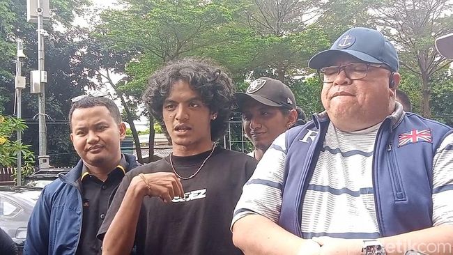 Begini Jawaban Nyeleneh Vadel Badjideh soal Hubungan dengan Lolly Tak Direstui