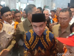 Pengurus Masjid Tepis Isu Paspampres Usir Jemaah Saat Gibran Salat Jumat