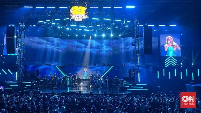 HUT Transmedia 23 memberi penghormatan kepada para mendiang artis yang pernah menghiasi layar kaca berbagai program di saluran televisi Transmedia.