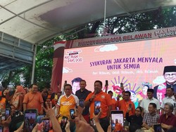 Rano Karno Siap Bantu Warga Korban Banjir Rob dan Kebakaran di Jakarta