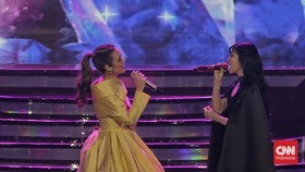 FOTO: Angan Raisa dan Isyana Sarasvati dalam HUT Transmedia 23 Day 1