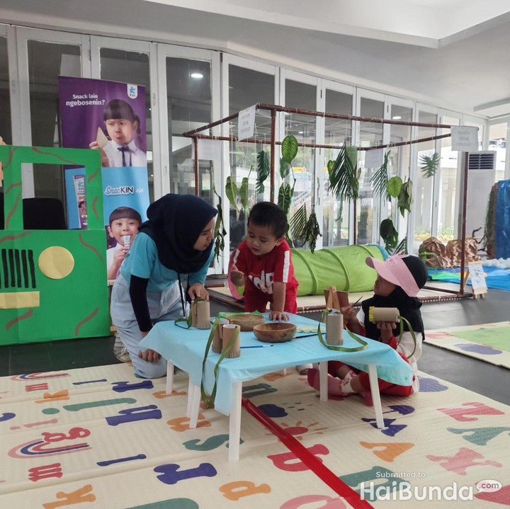 <p>Di area OtterPlay, anak-anak akan didampingi oleh petugas khusus di sini. Jadi, Bunda enggak perlu khawatir membiarkan anak bermain dan berekplorasi di area ini. (Foto: Annisa Karnesyia/HaiBunda)</p>