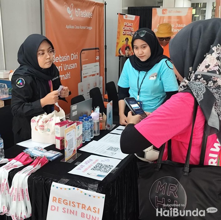 <p>HaiBunda Family Lounge dibuka sejak jam 07.00 pagi. Bunda yang datang ke sini dapat melakukan registrasi agar Si Kecil dapat bermain di area <em>playground</em> dan Otterplay. Arena OtterPlay diperuntukkan untuk anak usia 2 hingga 8 tahun, sementara <em>playgroud</em> untuk usia 1 hingga 8 tahun. (Foto: Annisya Karnesyia/HaiBunda)</p>