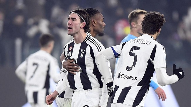 Juventus menang 4-0 atas Cagliari dalam babak 16 besar Coppa Italia yang berlangsung di Stadion Allianz, Turin, Rabu (18/12) dini hari waktu Indonesia.