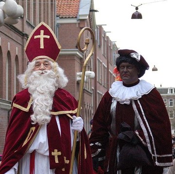 Sosok Piet Hitam Muncul Bersama Santa Klaus di Hari Natal, Siapakah Itu?