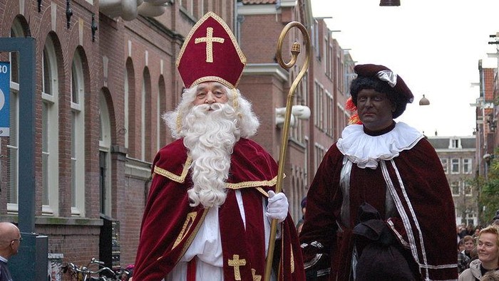 Sosok Piet Hitam Muncul Bersama Santa Klaus di Hari Natal, Siapakah Itu?