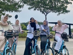 Serunya Bersepeda Santai di Summarecon Bandung
