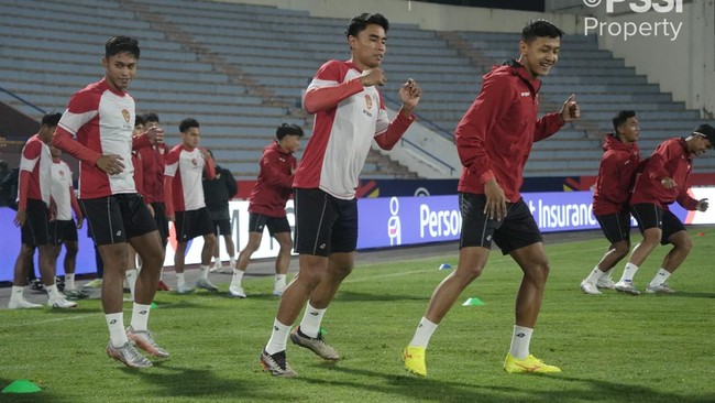 Manajer Timnas Indonesia Sumardji menyatakan Rivaldo Pakpahan mengalami cedera pergelangan kaki atau ankle jelang lawan Filipina di Piala AFF 2024.