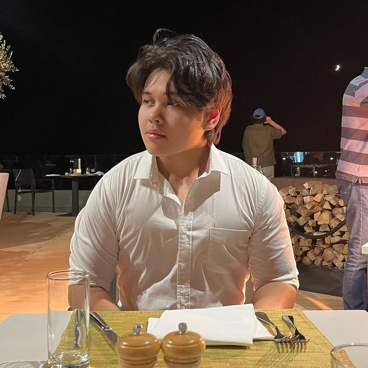 <p>Adrian ternyata juga memiliki akun Instagram pribadi, Bunda. Ia pun cukup aktif membagikan berbagai macam kegiatannya di media sosial mulai dari kegiatan sekolah hingga berlibur. (Foto: Instagram: @adrian_bago)</p>