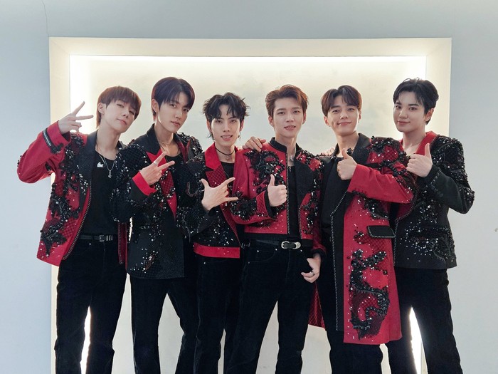 Boyband Korea yang resmi debut pada 9 Juni 2010 silam itu membawakan banyak lagu hits atau andalan mereka di atas panggung, termasuk ‘Back’ dan ‘Destiny’, serta beberapa lagu yang belum pernah dinyanyikan secara langsung./ Foto: x.com/IFNT_Official_