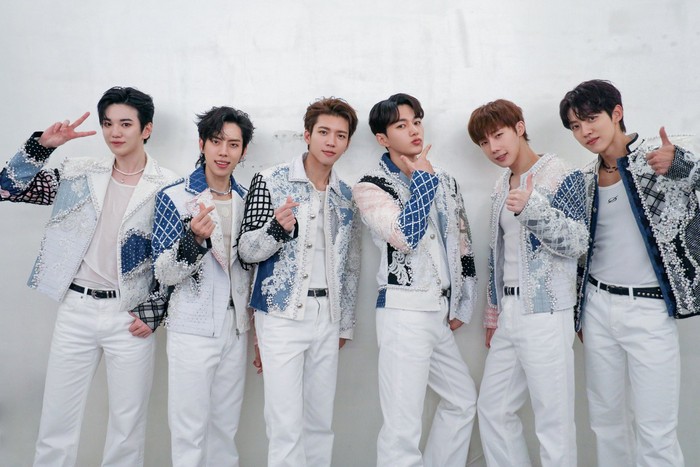 INFINITE pun menyelipkan sebuah kejutan pada hari terakhir konser anniversary ke-15 di Seoul. Ya, melalui sebuah video singkat yang ditampilkan di layar, grup K-Pop ini mengumumkan rencana comeback pada Maret 2025 mendatang./ Foto: x.com/IFNT_Official_