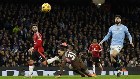 Hasil Liga Inggris: Manchester United Menang Dramatis Atas Man City