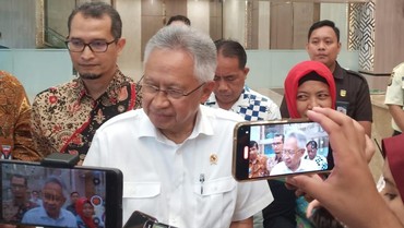 img-title Perseteruan Menteri Satryo Soemantri dan ASN Kemendiktisaintek Berujung Damai