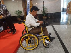 Inovatif! Kampus Ini Ciptakan Kursi Roda yang Bisa Dikendalikan Sinyal Otak