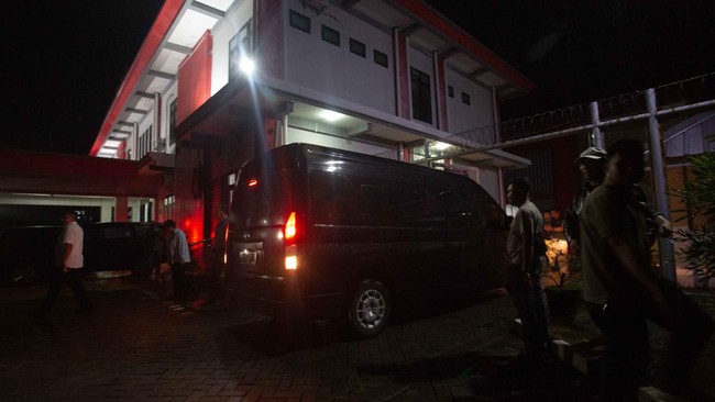 FOTO: Detik-detik Mary Jane Tinggalkan Lapas Jogja