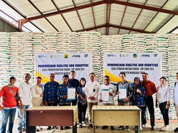 Bulog Ruteng Salurkan 1.000 Ton Beras ke 109.649 Warga