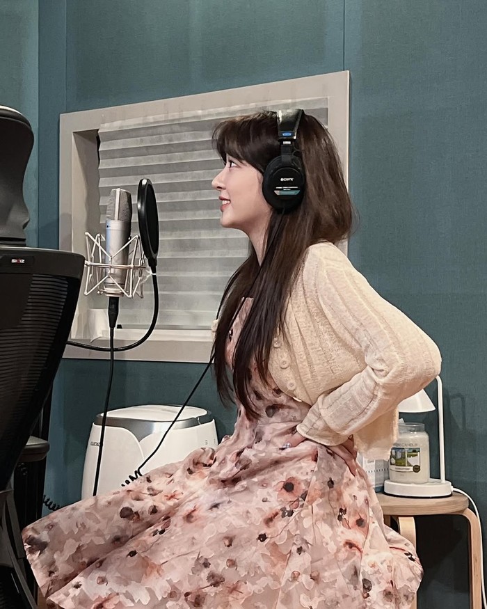 Suka mencoba banyak hal baru sejak kecil, Jo Soo Min memiliki segudang bakat dan talenta. Tak hanya pandai berakting, sang aktris juga mumpuni dalam bernyanyi hingga pernah mengisi OST untuk drama 'Under the Gun'./ Foto: instagram.com/soominn_jo