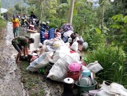 Video Tanah Longsor di Trenggalek, Warga Berbondong-bondong Mengungsi