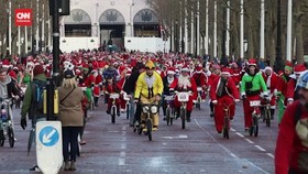 VIDEO: Momen Ribuan Santa Naik Sepeda Galang Dana di London
