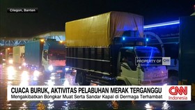VIDEO: Cuaca Buruk, Aktivitas Pelabuhan Merak Terganggu