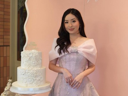 5 Potret Natasha Wilona Rayakan Ultah ke-26, Dikelilingi Orang-Orang Tercinta Bun