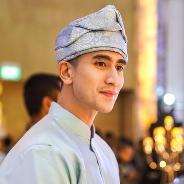Hadir di Nikahan 'Mantan', Sikap Verrell Bramasta ke Putri Zulhas Disorot