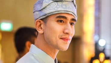img-title Hadir di Nikahan 'Mantan', Sikap Verrell Bramasta ke Putri Zulhas Disorot