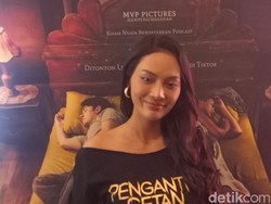 Jenguk Asisten Nikita Mirzani, Erika Carlina Bawa Bantal BLACKPINK