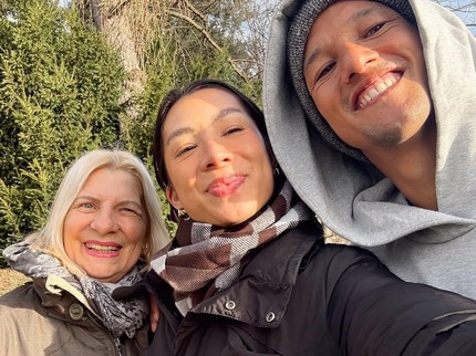 Terpopuler: Potret Jennifer Bachdim Susul Sang Putra Kenji di Belanda