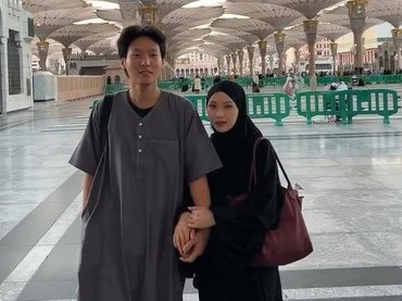 Foto Mesra Diduga Selebgram Jule Peluk Cowok Lain Tanpa Hijab Viral, Selingkuh?
