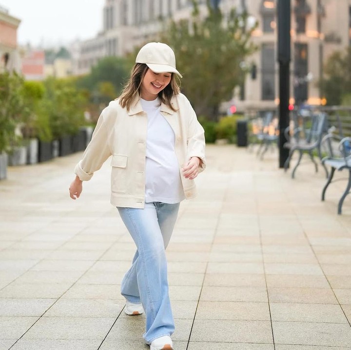 <p>Mendekati persalinan, Gritte Agatha ingin meromantisasi masa kehamilan dengan mengunggah foto-foto di feed akun instagramnya. Dalam foto-foto unggahannya, Gritte tampak cantik mempesona dengan style casual. (Foto: @gritteagathaa).</p>