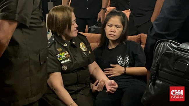 Pemerintah Indonesia resmi mengembalikan terpidana mati kasus penyelundupan narkoba Mary Jane Veloso ke pemerintah Filipina.