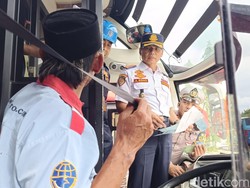 Bus Angkutan Natal-Tahun Baru di Bogor Diuji Kelaikan, Sopir Dites Urine