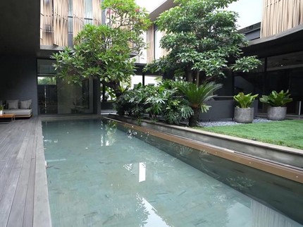 7 Potret Rumah Baru Boy William, Bergaya Modern Tropis dan Penuh Kenangan Mendiang Adik