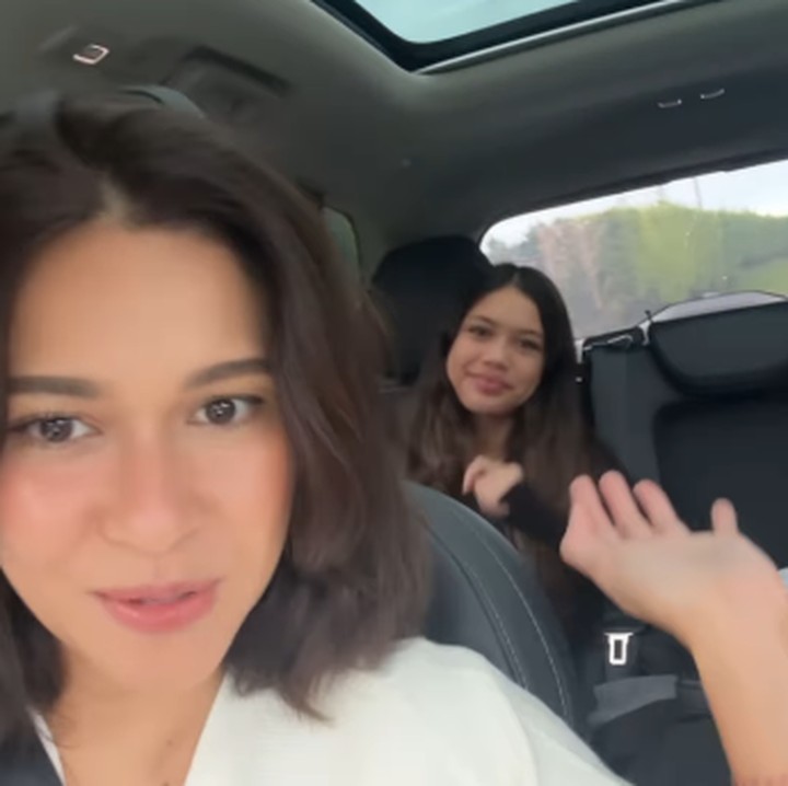 <p>Nana Mirdad dan Andrew White tengah berada di London, Inggris, bersama dengan kedua anaknya, Jason dan Sarah. Bukan untuk berlibur, kedatangan keluarga ini bertujuan untuk mengantar sang putri mengikuti winter camp di Universitas Oxford, Bunda. (Foto: Instagram: @nanamirdad_)</p>