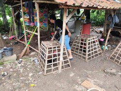 Polisi Bubarkan Judi Sabung Ayam di Bogor, Pelaku Kabur Tinggalkan Motor