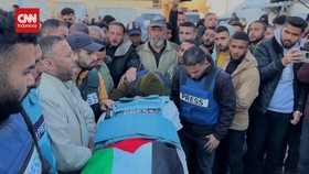 VIDEO: Jurnalis Tewas Saat Israel Bombardir Wilayah Nuseirat