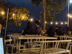 Kafe Tersembunyi dengan Pemandangan Romantis City Light Bandung