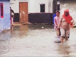 Kisah Tubagus Kehilangan Mata Pencaharian Akibat Rob di Karawang