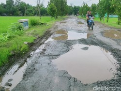 Waduh! Jalan Penghubung Klaten-Gunungkidul Rusak Parah, Jembatan Ambles