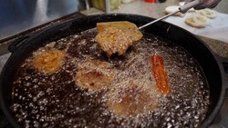 Viral Restoran Burger Ini Pakai Minyak yang Sama dari Tahun 1912