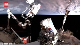 VIDEO: Astronaut China Pecahkan Rekor Misi Pakai Shenzou-19