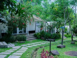 Staycation Rp 500 Ribu Sudah Termasuk Sarapan dan View Alam