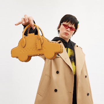 Coach hingga Kate Spade Rayakan Musim Liburan dengan Koleksi Istimewa dan Ceria