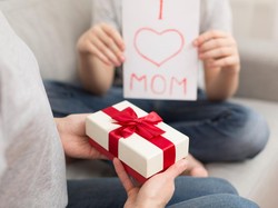 30+ Ide Kado buat Hari Ibu 2024 yang Bermanfaat, Sederhana, dan Murah